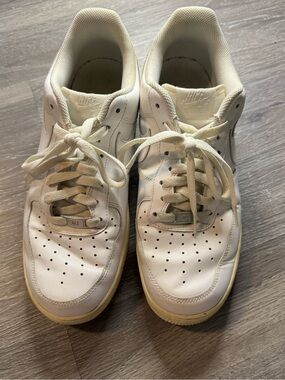 Nike Air Force 1 '07 Triple White Low Top Sneakers Men's Size 11.5 315115-112